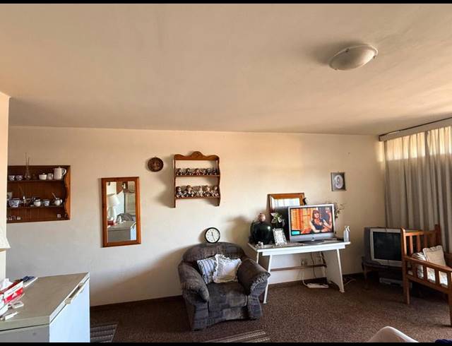 2 BEDROOM APARTMENT FOR SALE IN OAKDALE